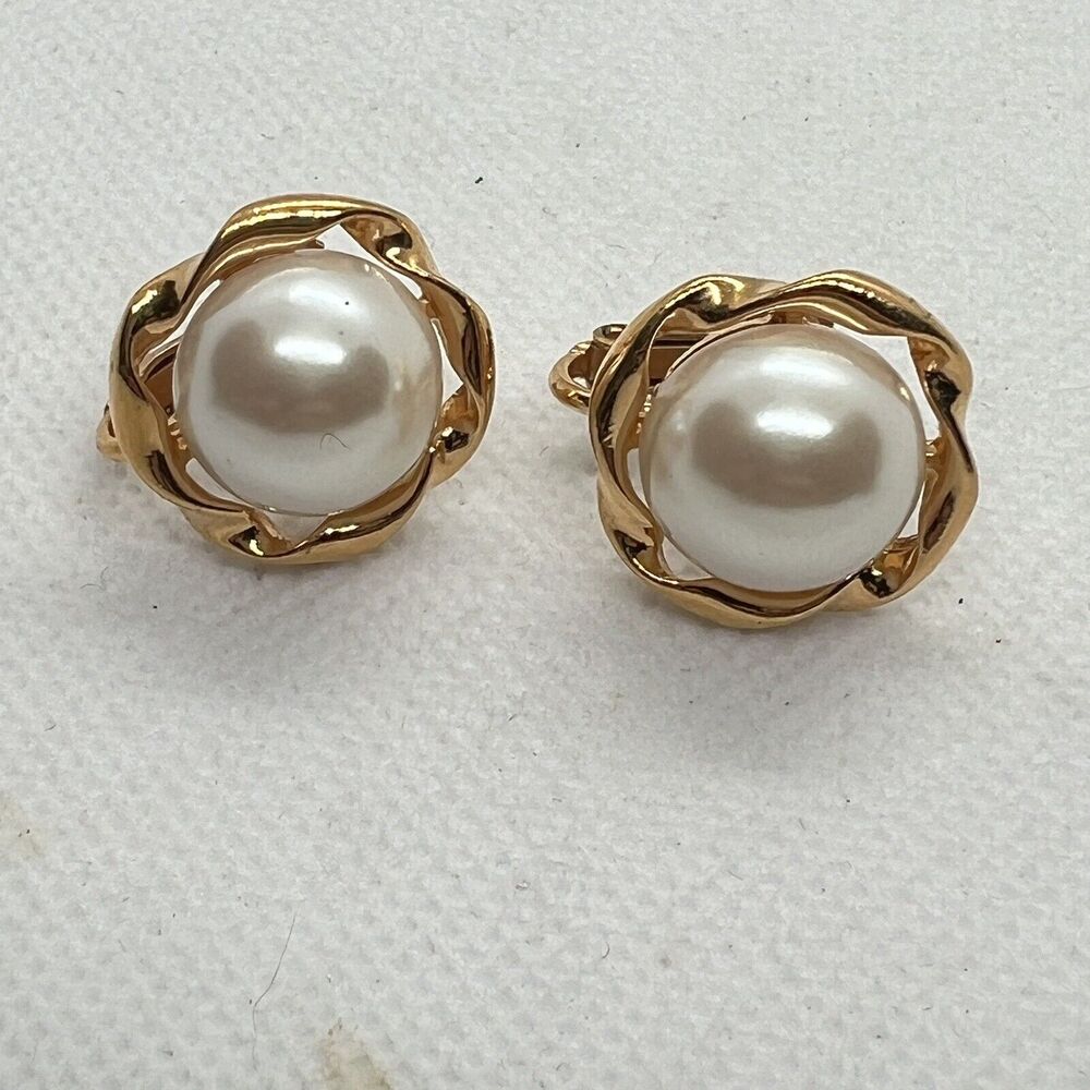 Napier Faux Pearl Button Gold Tone Screwback Clip On Earrings Vintage